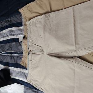 2 pairs mens 42x30 tommy hilfiger khaki pants